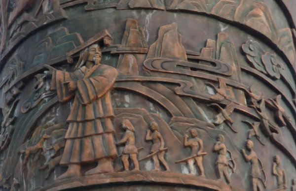 大禹治水三过家门而不入的故事