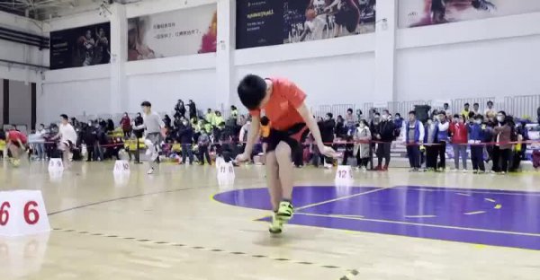 一分钟单摇跳绳世界纪录