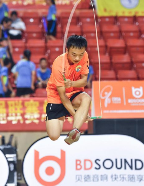 一分钟单摇跳绳世界纪录