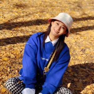 宝蓝色搭配什么颜色好看 宝蓝色最佳颜色搭配图