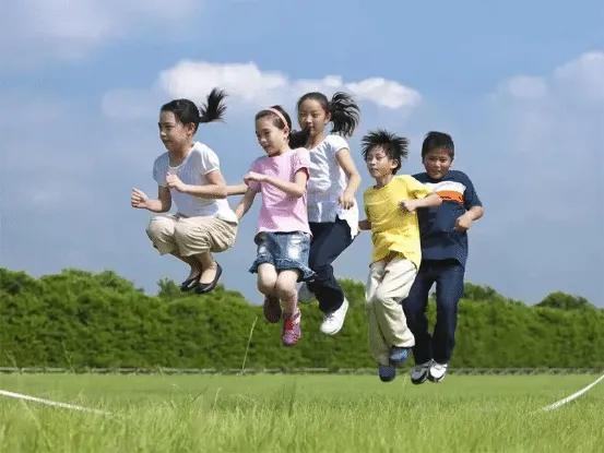 小孩初学跳绳一步一步教