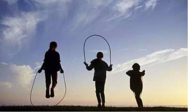 初中跳绳多少个能得100分