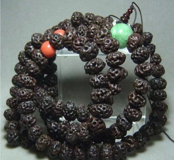 白玉菩提根手串值钱吗