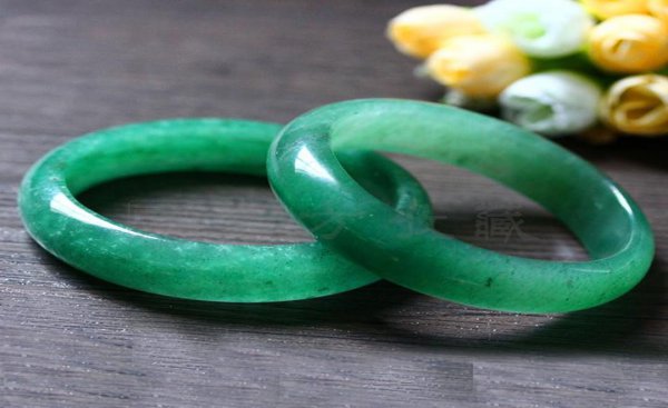 东陵玉和翡翠哪个好