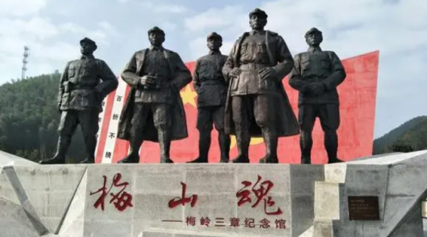 南国烽烟正十年出自哪首诗