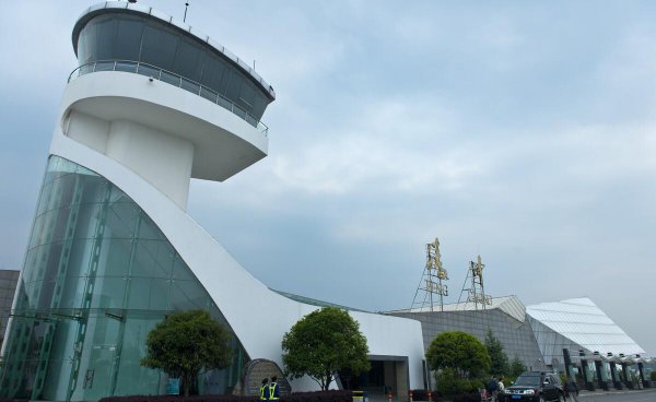 飞机一般提前多久登机