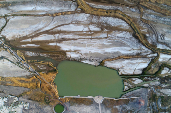 中国陆地最低点在哪个位置