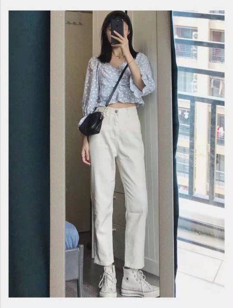 米白色裤子配什么颜色上衣