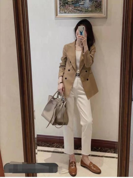 米白色裤子配什么颜色上衣