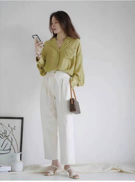 米白色裤子配什么颜色上衣