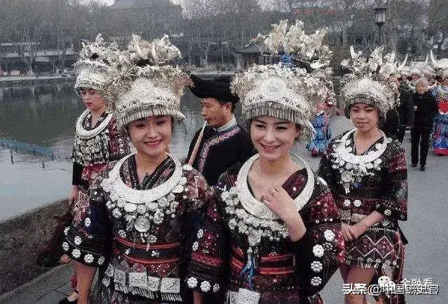 中国人口最多的少数民族是哪个