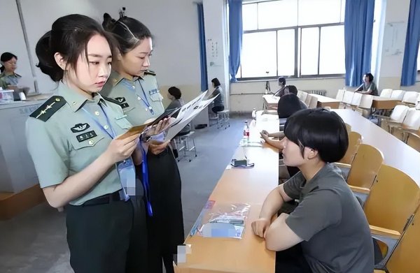 考军校政审审查哪些亲属