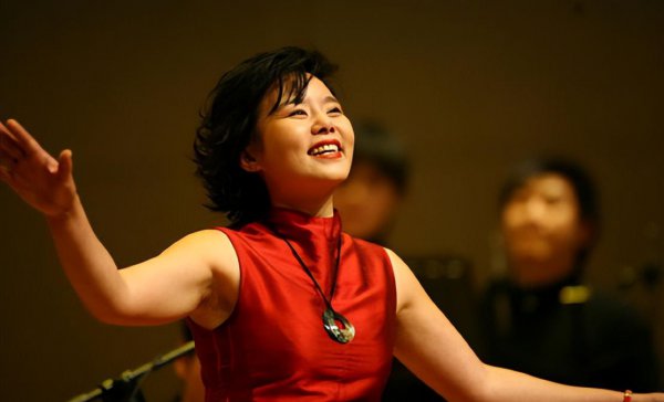 歌手龚琳娜个人资料及简历