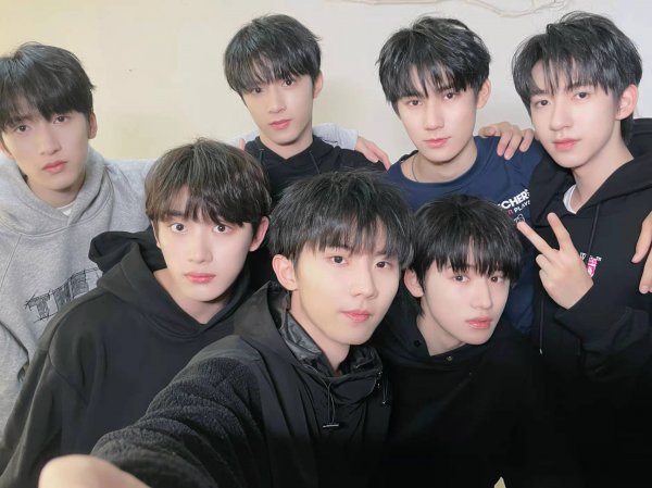 贺峻霖个人资料简介