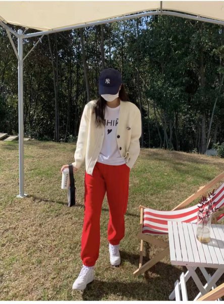 红色裤子搭配图片