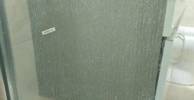 浴室玻璃顽固水垢清除妙招 玻璃污垢怎么处理最方便
