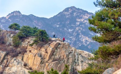 会当凌绝顶一览众山小的哲理含义 一览众山小意境运用