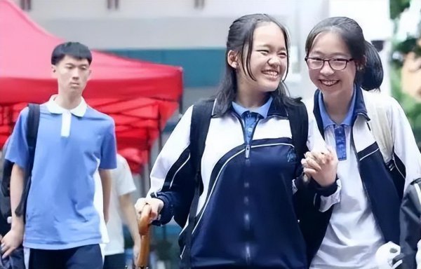 分配生是否看成绩