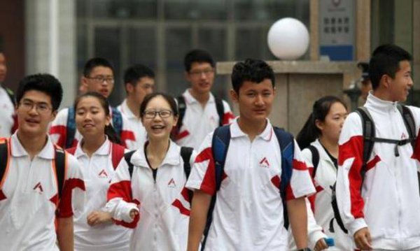 分配生是否看成绩