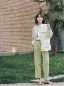 绿色裤子最佳颜色搭配图 绿色裤子的八条好看穿搭指南