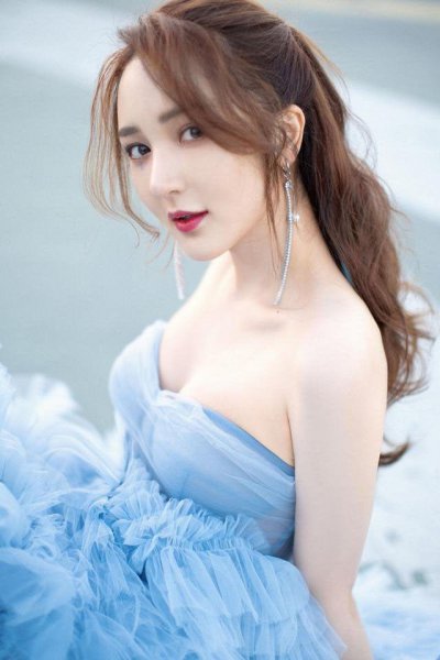 靳梦佳的个人资料简介