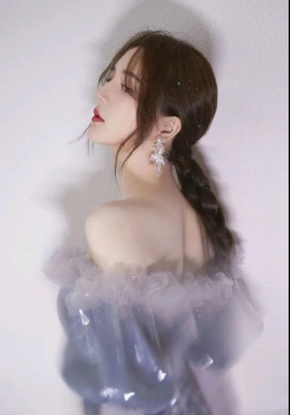 靳梦佳的个人资料简介