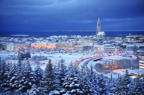 冰岛人口面积是多少