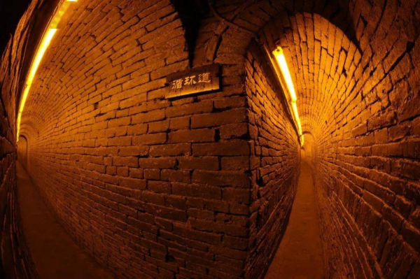 三国演义中曹操是哪里人