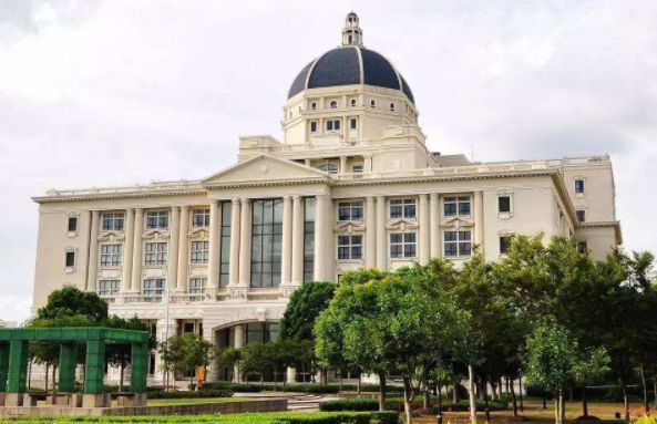 东华大学是名牌大学吗