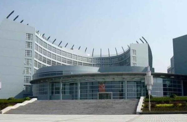 东华大学是名牌大学吗