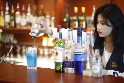 调酒师这个行业前景怎么样 调酒师发展前景及就业方向