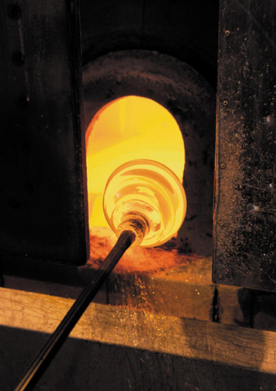 玻璃是用什么原料做出来的