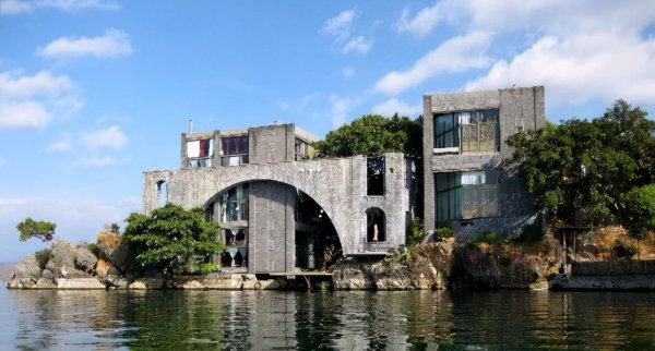 杨丽萍的太阳宫和月亮宫在哪里