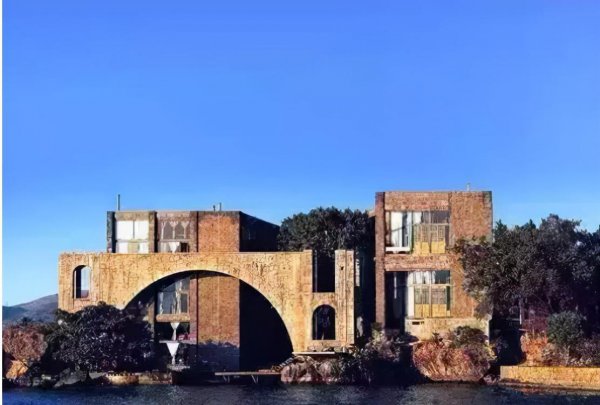 杨丽萍的太阳宫和月亮宫在哪里