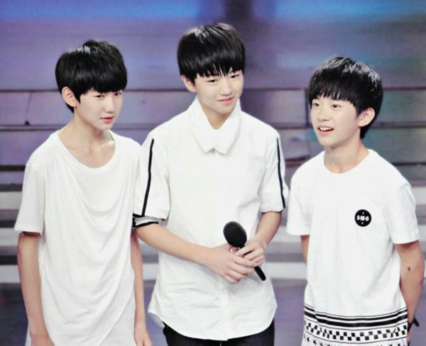 易烊千玺家是干什么的