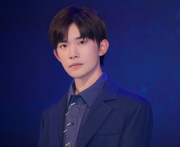 易烊千玺家是干什么的