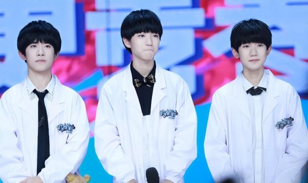 易烊千玺家是干什么的