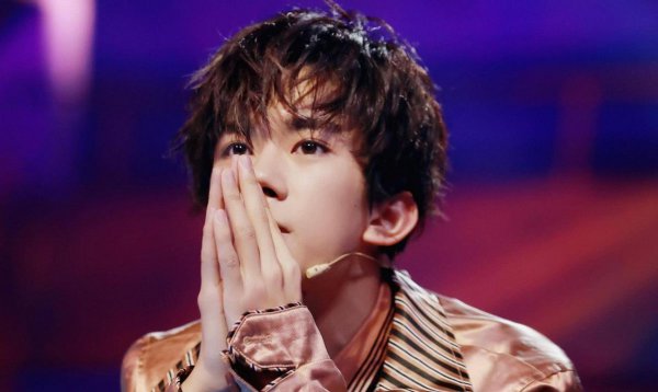 易烊千玺家是干什么的