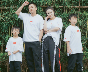 邹市明的个人资料简介 拳击冠军邹市明与老婆甜蜜爱情