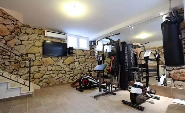 洋房一楼带地下室是个坑吗