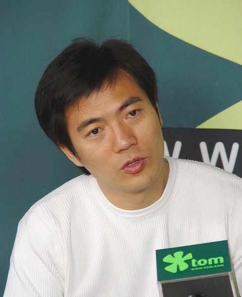 黄健翔为什么被央视解雇