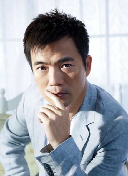 黄健翔为什么被央视解雇