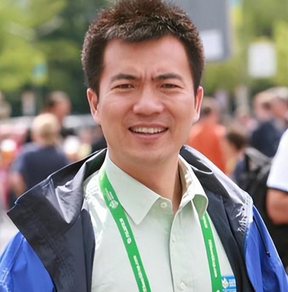 黄健翔为什么被央视解雇