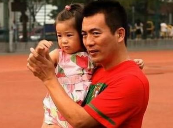 黄健翔为什么被央视解雇