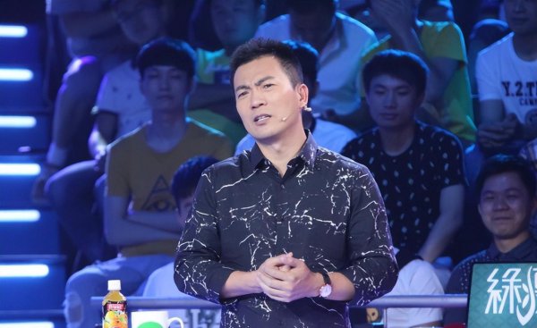 黄健翔为什么被央视解雇