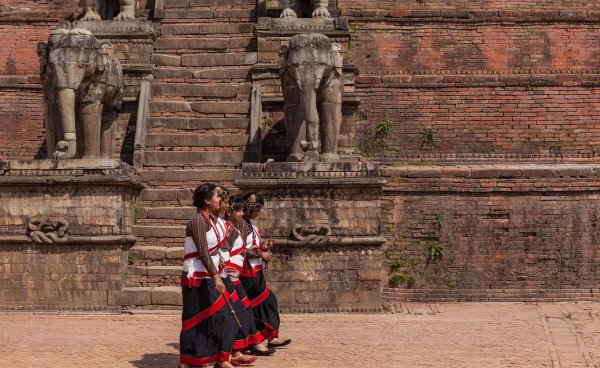 为什么尼泊尔人一年四季不穿袜子