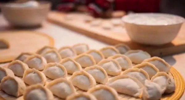 破五吃饺子是一种传统习俗