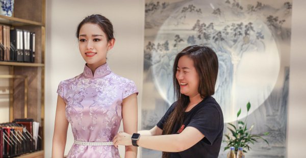 吉娜个人资料简介