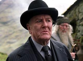 哈利波特中的梅林是谁