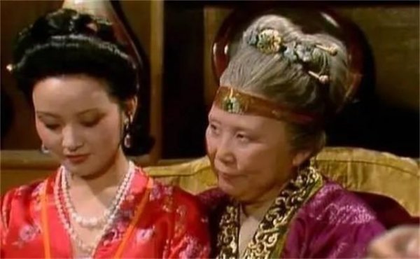 王熙凤是谁的妻子